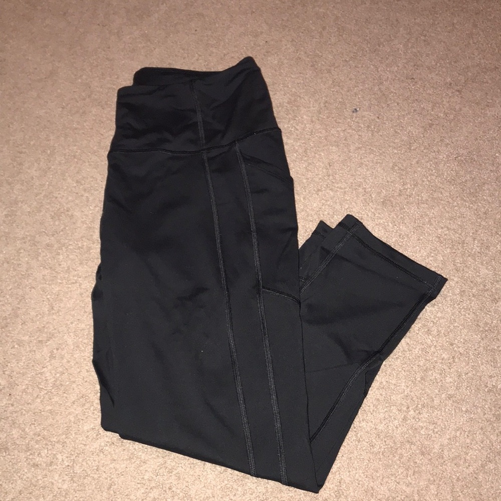 KNOCKOUT by Victoria Secret Capri Leggings